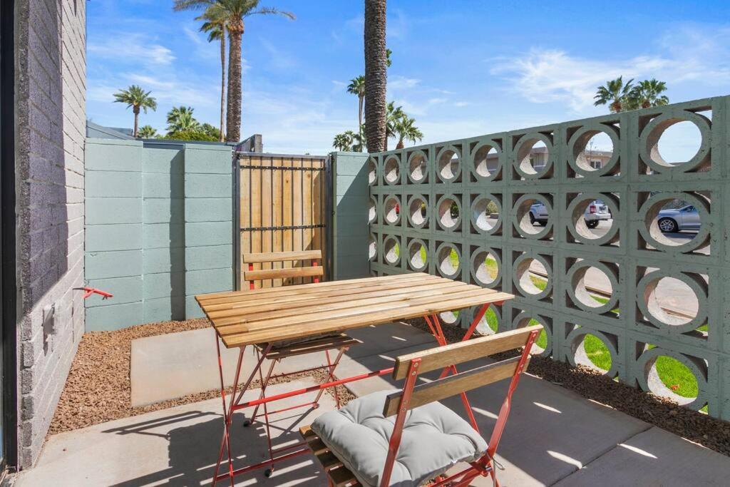 Large Studio Rooftop & Poolside - Walk To Old Town 스코 츠 데일 외부 사진